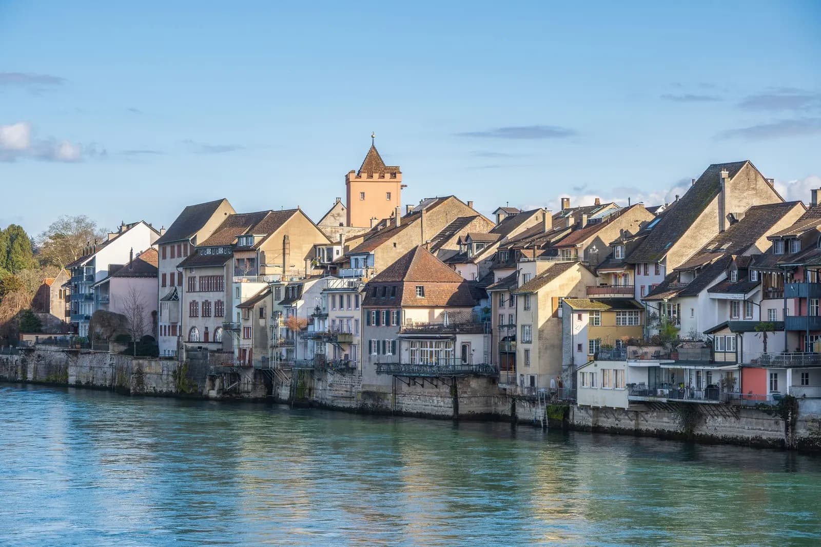 Altstadt am Fluss im Kanton Aargau