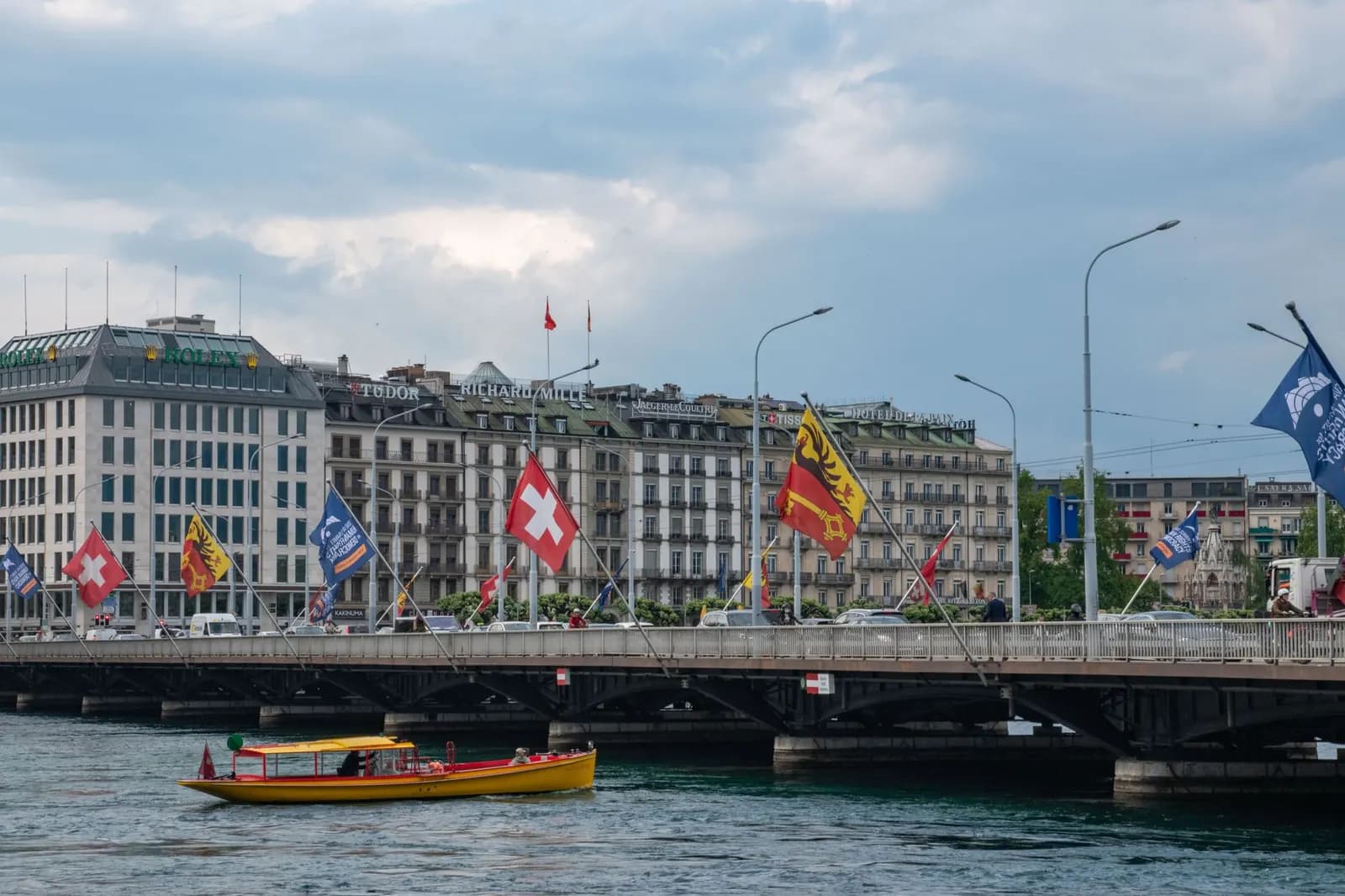 Quai und Seeufer in Genf