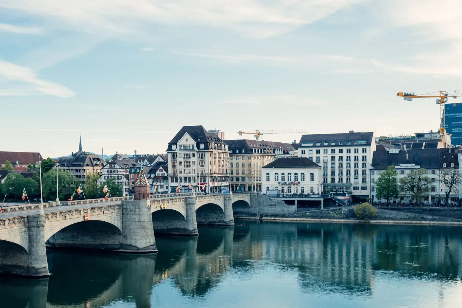 Mittlere Brücke und Rhein in Basel